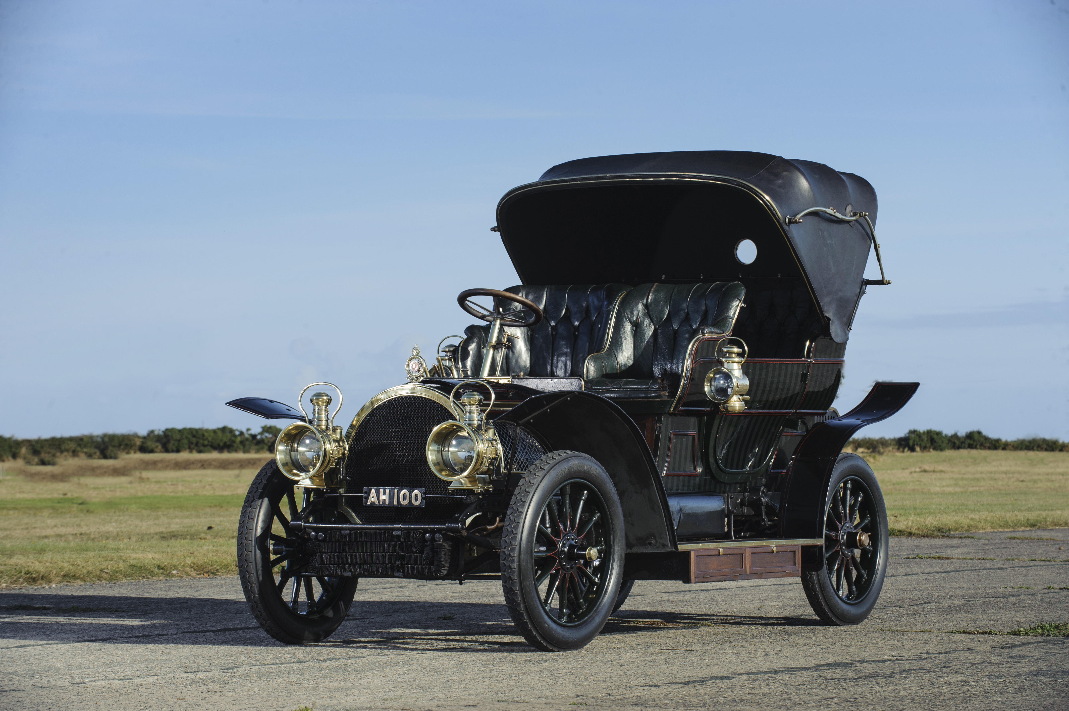 NORFOLK STEAM CAR HEATS UP BONHAMS SALE WITH £371,100 FOR 1905 GARDNER-SERPOLLET 18HP TYPE L PHAETON STEAMER cover