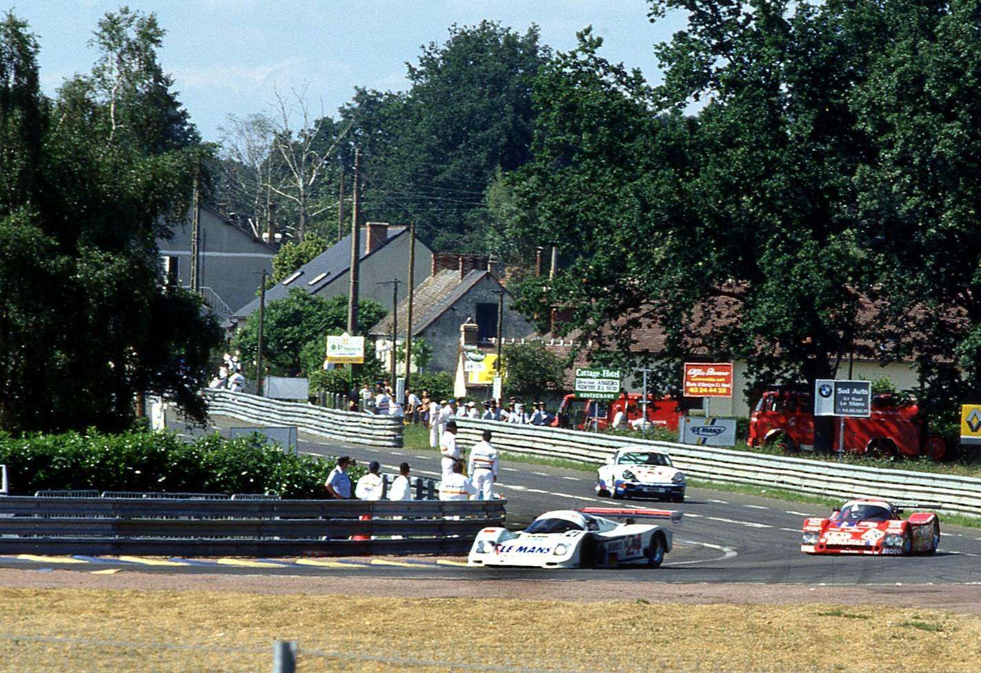 HIGHEST EVER SUCCESSFUL ONLINE BID AT BONHAMS AS PORSCHE 962 SELLS FOR €1.5  cover