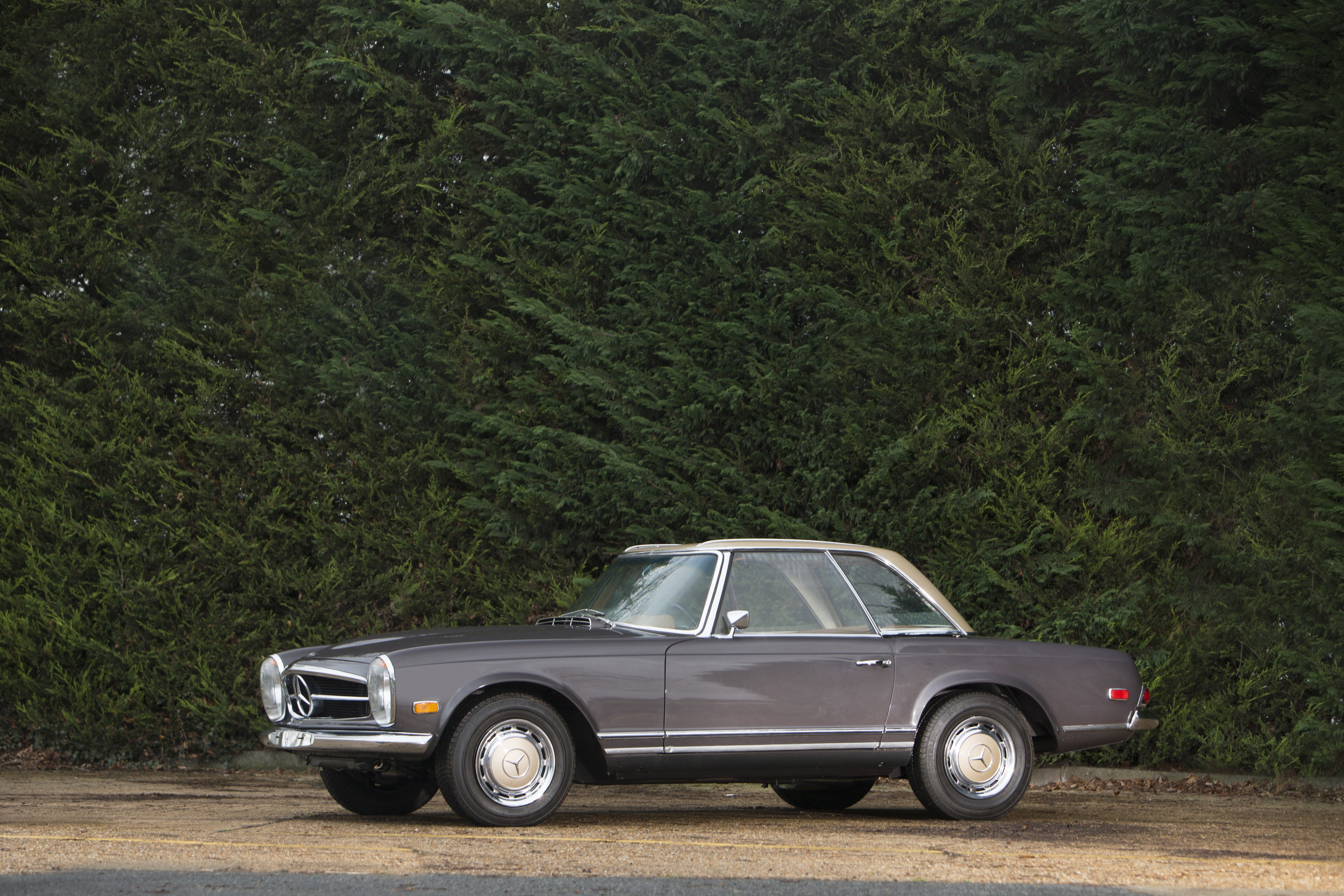 MERCEDES-BENZ AUCTIONED BY BONHAMS IN AID OF PARIS CHARITY FOR POST-TRAUMA RESEARCH  cover