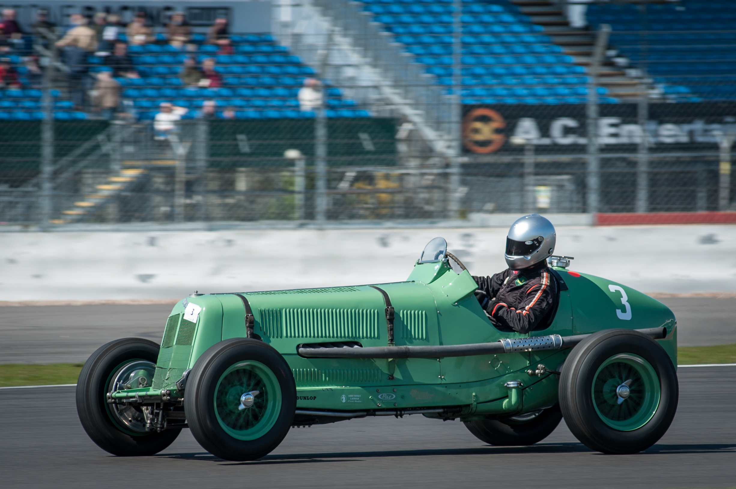 Tickets Now On Sale for VSCC Silverstone ‘Spring Start’ cover